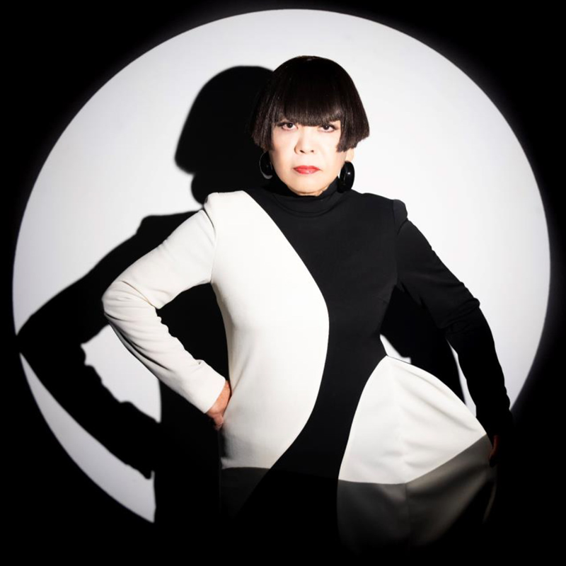 対極になる価値観のアーティスティックな融合